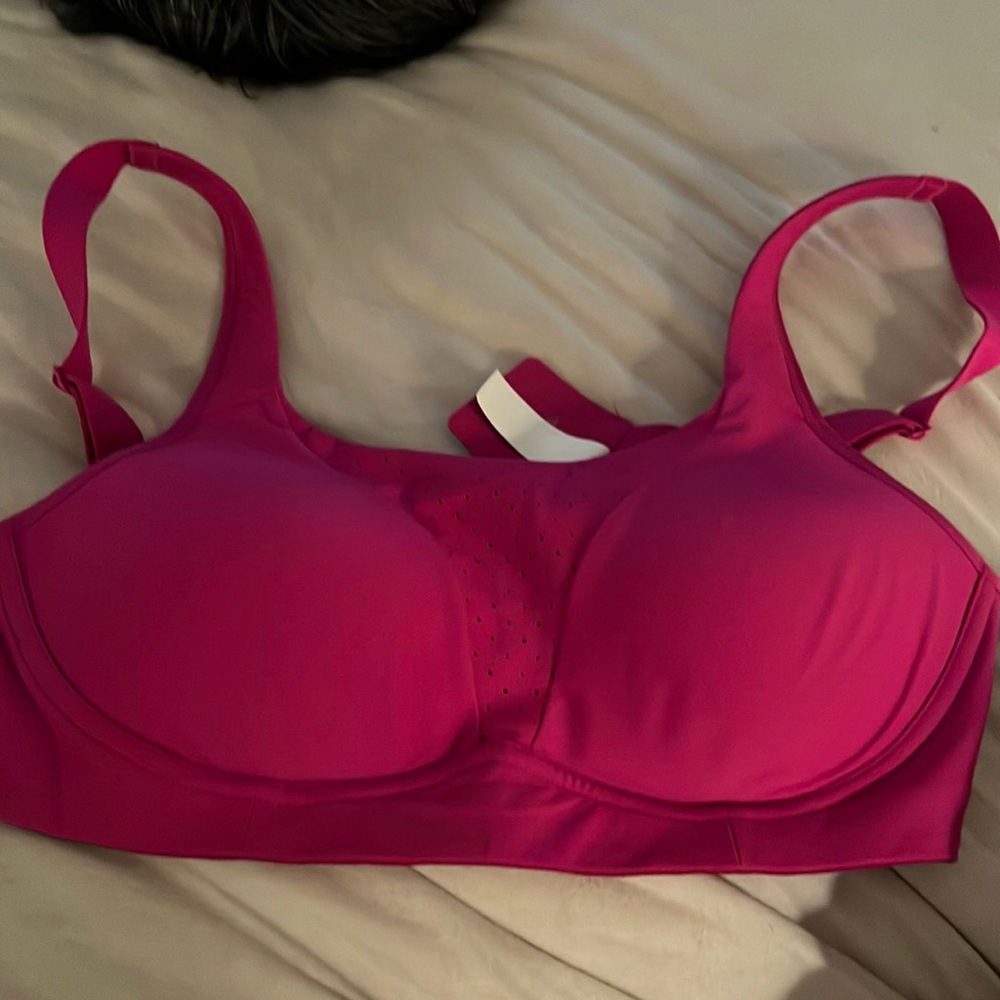 Lululemon sports bra fucsia 36c